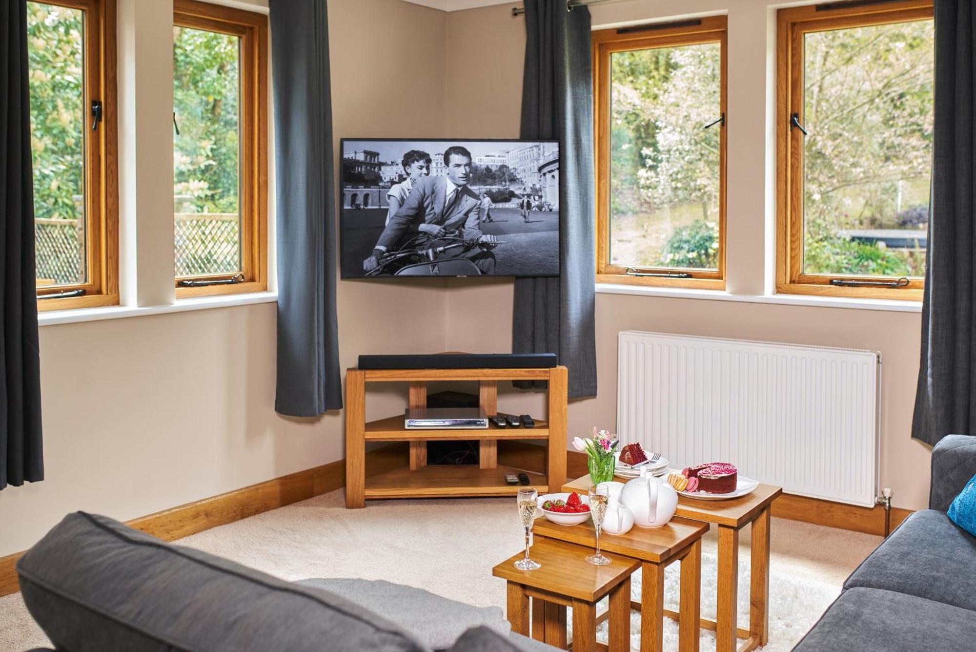 Swifts Return - Apartment With Hot Tub, Sauna And Indoor Pool Exeter Exterior photo