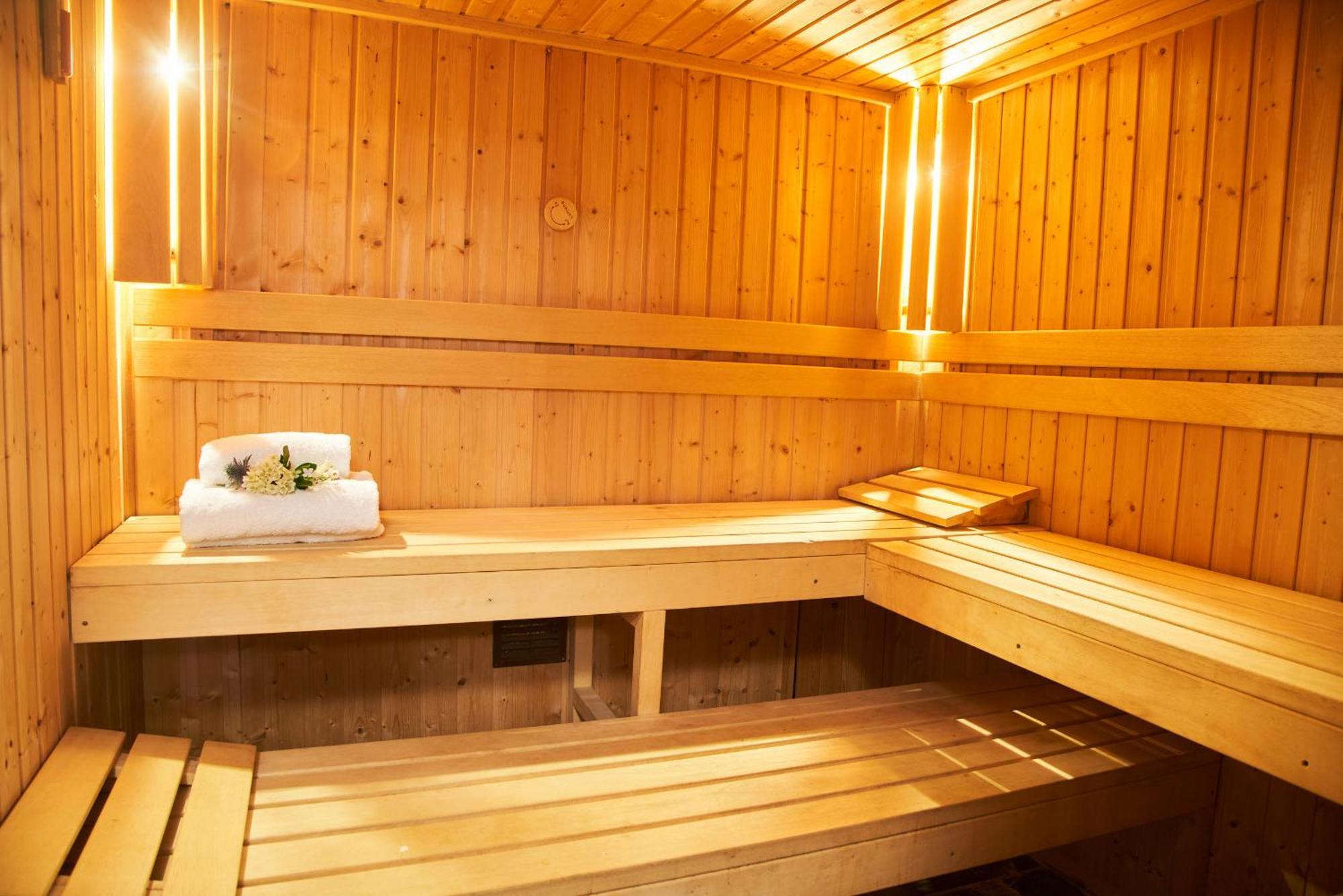 Swifts Return - Apartment With Hot Tub, Sauna And Indoor Pool Exeter Exterior photo
